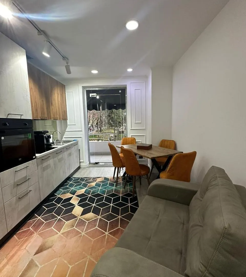 Park View Central Apartment Tirana 0*,